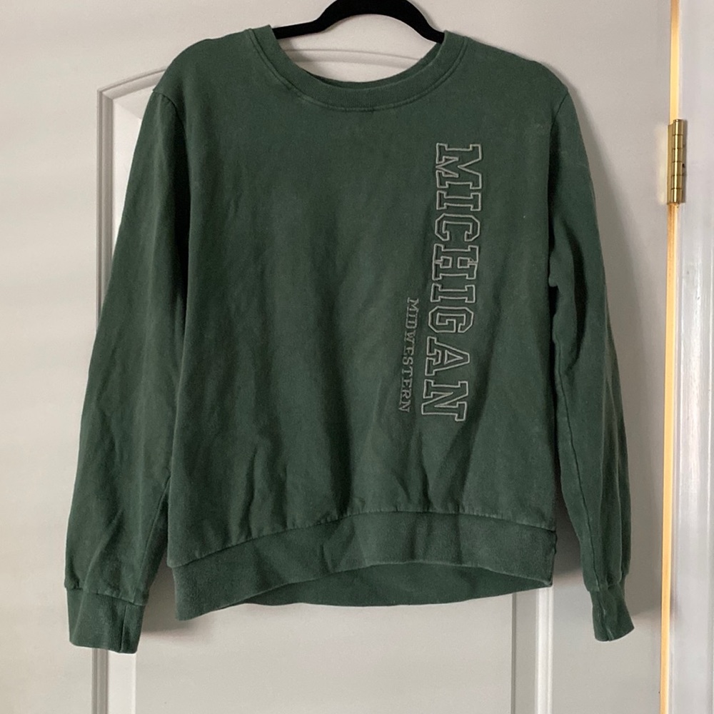 vintage embroidered crew neck